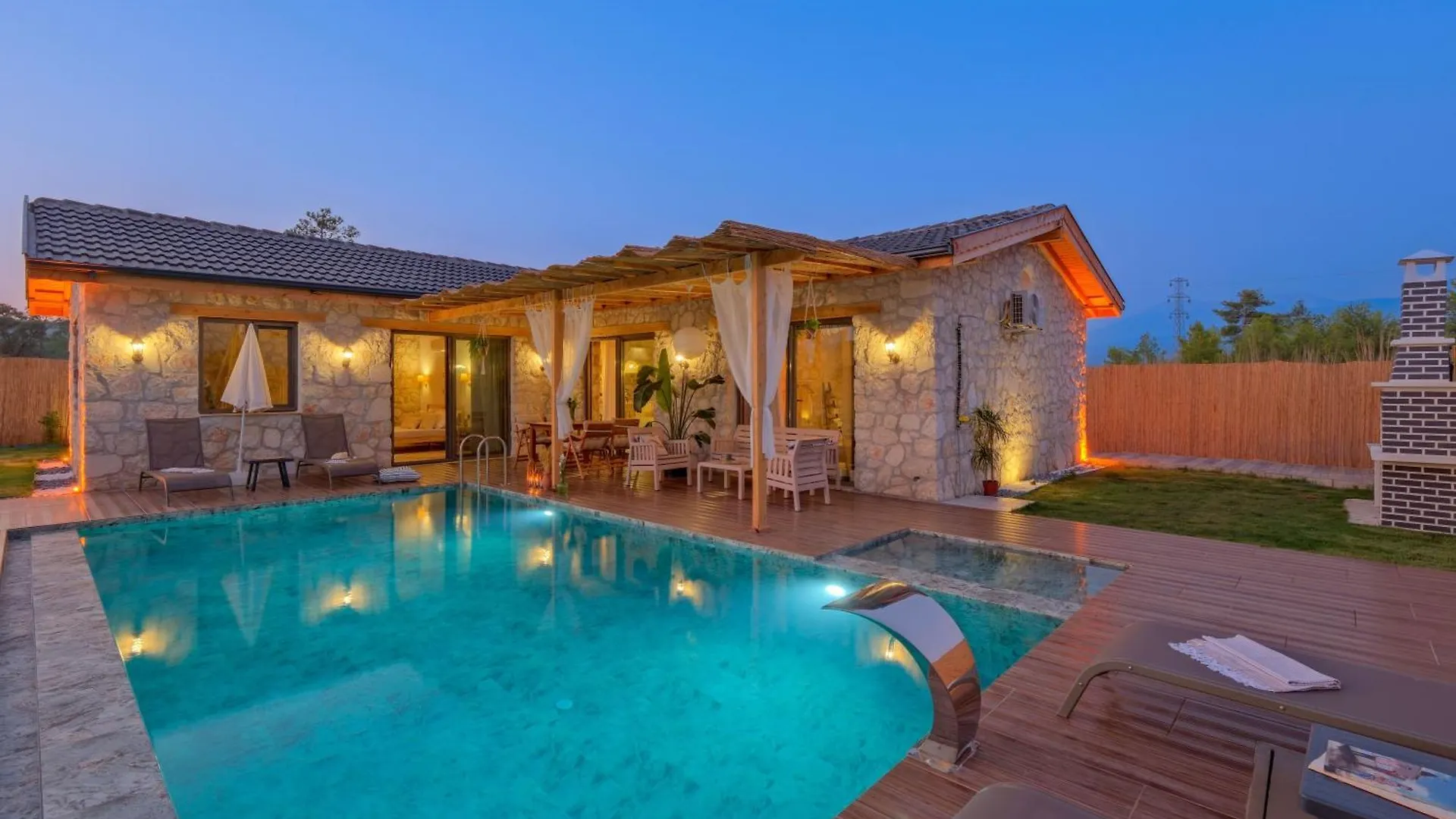 Villa Nomade Fethiye Seydikemer Korunakli Havuzlu Muhafazakar